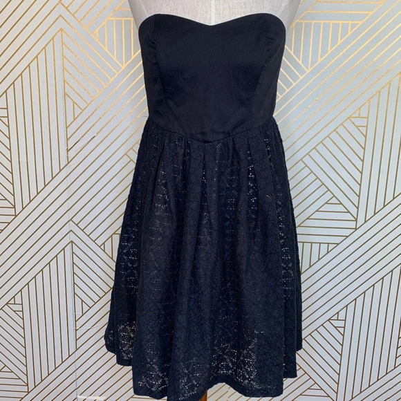 Anthropologie Dresses & Skirts - Anthropologie Moulinette Soeurs Dress Lace Crochet Strapless Black Size 6